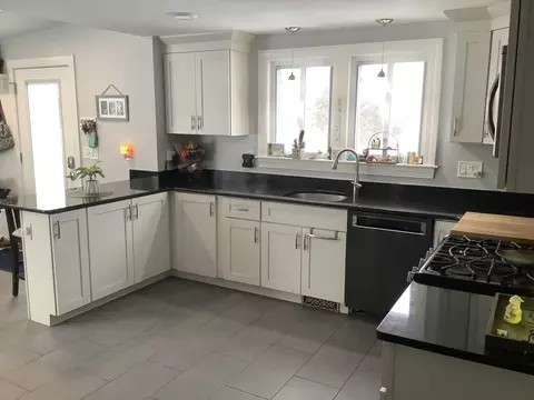 2 Chapel Rd, Danvers, MA 01923 photo 4