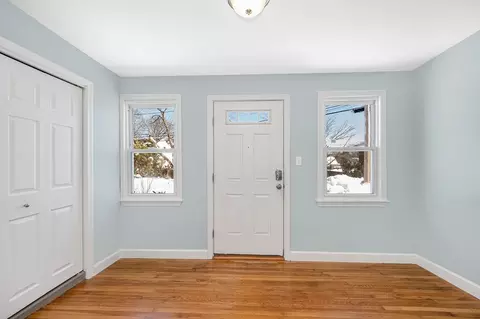 69 Ash St, Reading, MA 01867 photo 2