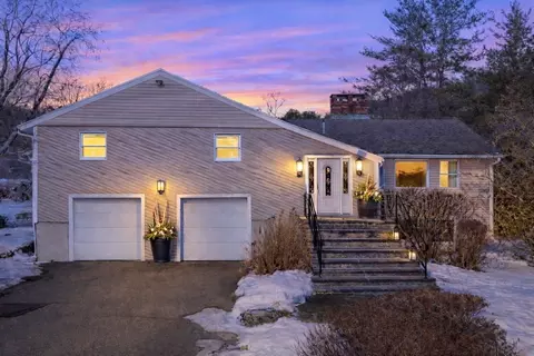 6 Tally Ho Ln, Framingham, MA 01701