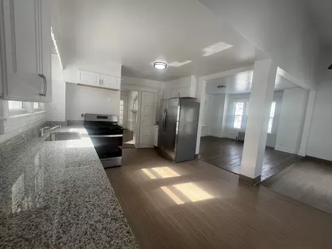 89 Bristol St, Springfield, MA 01109 photo 15