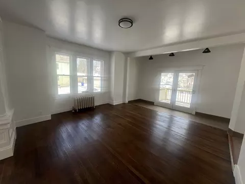89 Bristol St, Springfield, MA 01109 photo 13