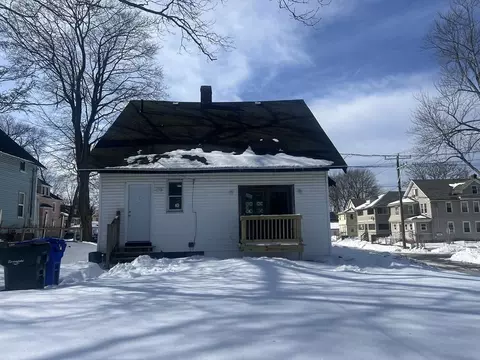 89 Bristol St, Springfield, MA 01109 photo 5