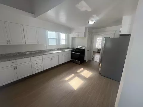 89 Bristol St, Springfield, MA 01109 photo 14