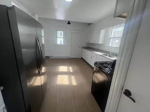 89 Bristol St, Springfield, MA 01109 photo 16