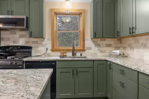 25 Rainbow Ln, Mashpee, MA 02649 photo 9