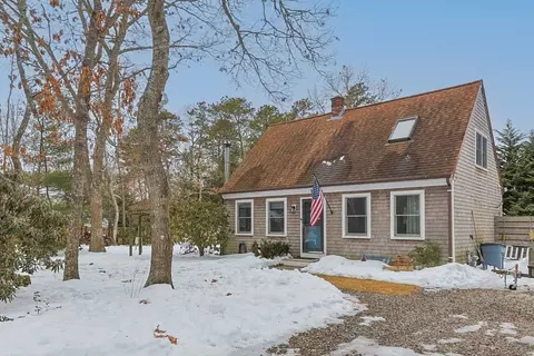 25 Rainbow Ln, Mashpee, MA 02649 photo 2