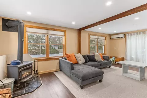 25 Rainbow Ln, Mashpee, MA 02649 photo 4