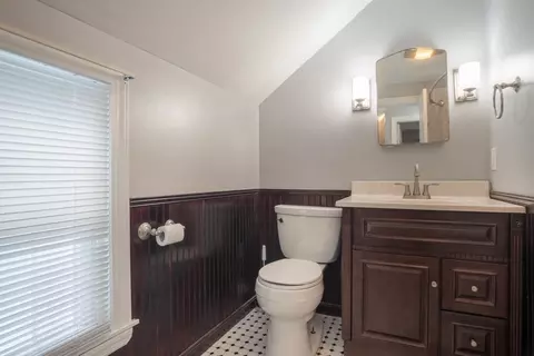 Bath - 509 Plumtree Rd, Springfield, MA 01119 photo 1 of 3
