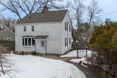 Exterior - 509 Plumtree Rd, Springfield, MA 01119 photo 6 of 6