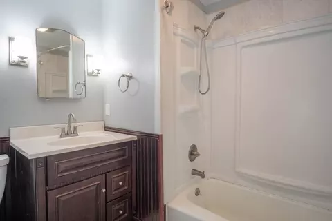 Bath - 509 Plumtree Rd, Springfield, MA 01119 photo 2 of 3