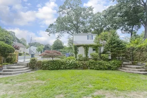 Exterior - 509 Plumtree Rd, Springfield, MA 01119 photo 4 of 6