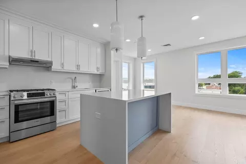 301 Border St #601, Boston, MA 02128