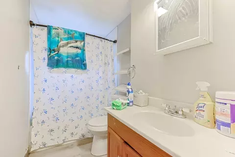 Bath - 118 Maple St, Fall River, MA 02720 photo 2 of 3