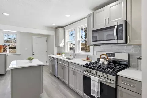 161 Dorset St, Springfield, MA 01108 photo 3