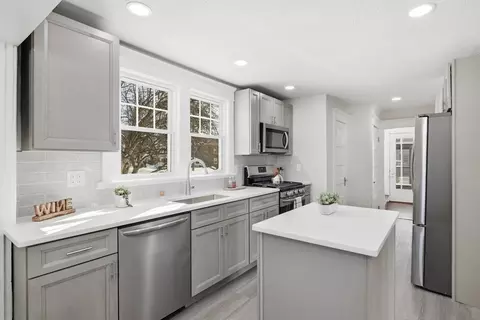 161 Dorset St, Springfield, MA 01108 photo 5