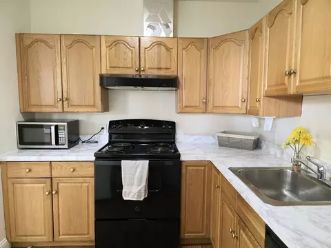 8 Tara Dr #4, Weymouth, MA 02188