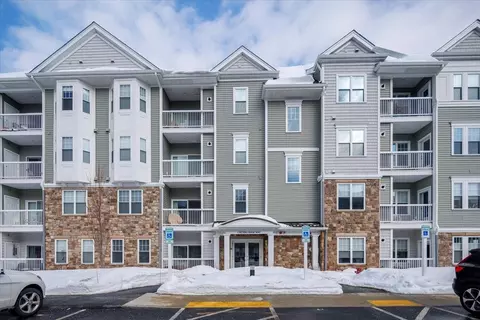 1 Peters Farm Way #411, Westborough, MA 01581