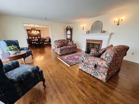 Living - 1107 Jackson Rd, Hardwick, MA 01037 photo 4 of 5