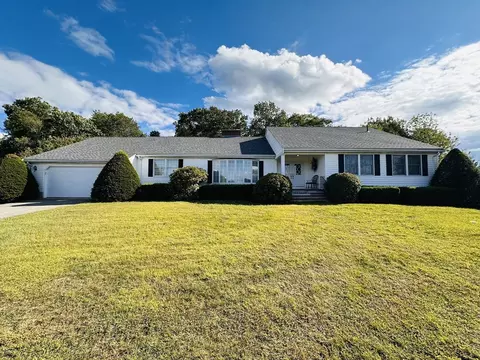 1107 Jackson Rd, Hardwick, MA 01037