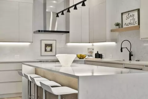 327 Alewife Brook Pkwy #A, Somerville, MA 02144