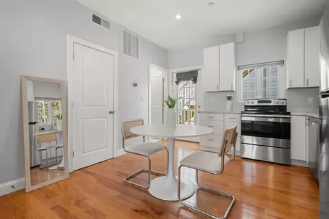 309 309-311 Sumner St #2R, Boston, MA 02128