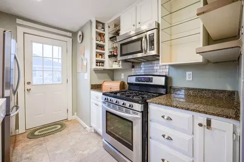 4 Roosevelt St, Wareham, MA 02571 photo 5