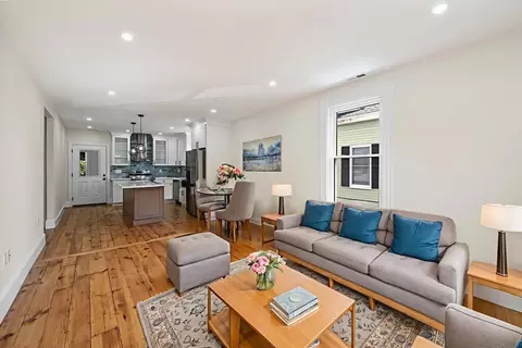 8 Cushing St #2, Salem, MA 01970