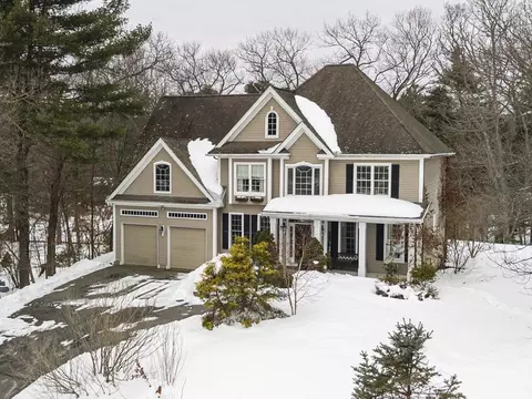 13 Makechnie Rd, Burlington, MA 01803