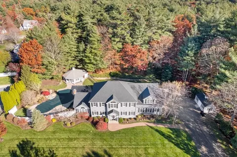 12 Meeting House Rd, Kingston, MA 02364