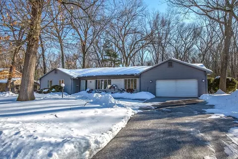 211 Academy Dr, Longmeadow, MA 01106