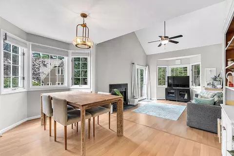 5 Weybridge Ln #5, Hopkinton, MA 01748