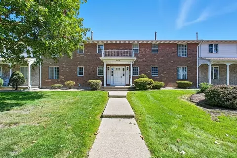 98 Fuller St #32, Ludlow, MA 01056