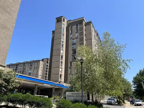 77 Pond Ave #1009, Brookline, MA 02445