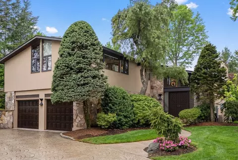 133 Oak Hill St, Newton, MA 02459