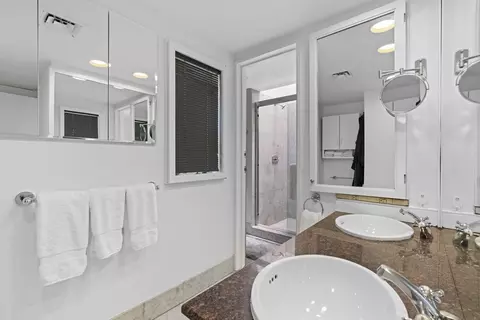 Bath - 331 Heath St, Chestnut Hill, MA 02467 photo 2 of 3