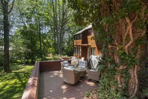 Exterior - 331 Heath St, Chestnut Hill, MA 02467 photo 5 of 9