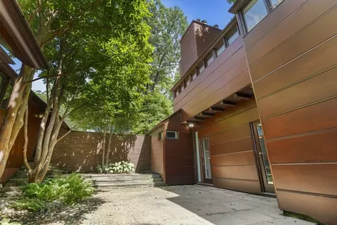 Exterior - 331 Heath St, Chestnut Hill, MA 02467 photo 7 of 9