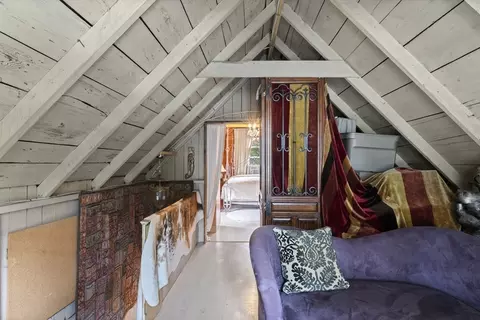 Entry Way - 10 East Blvd, Wareham, MA 02571 photo 1 of 1