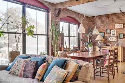 172 Green St #8, Jamaica Plain, MA 02130