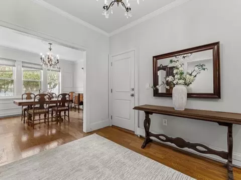 101 Winthrop Rd #1, Brookline, MA 02445