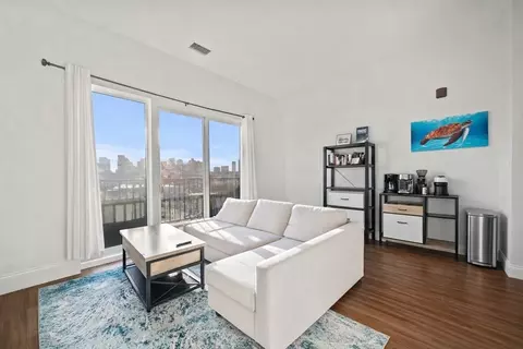 205 Maverick St #507, Boston, MA 02128