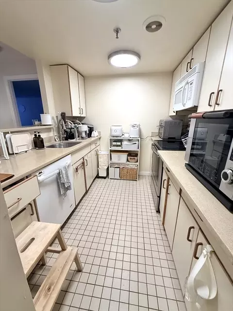 Kitchen - 20 Webster St #307, Brookline, MA 02446 photo 2 of 5