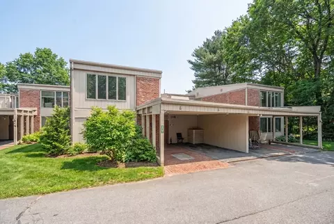 17 Fairgreen Pl #17, Chestnut Hill, MA 02467