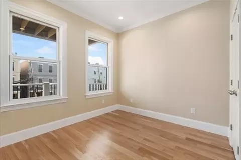 729-731 E 5th St, Boston, MA 02127 photo 12