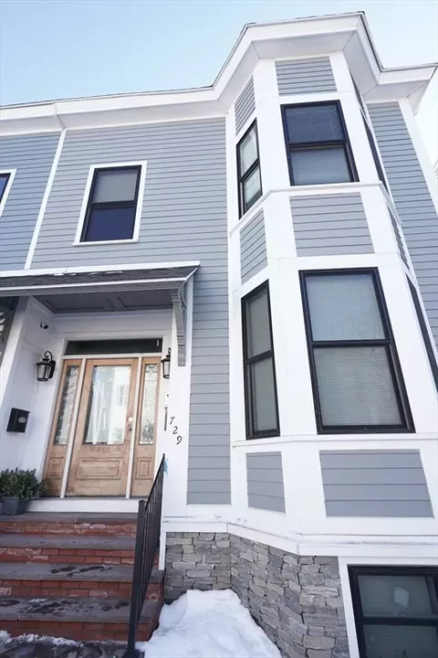 729-731 E 5th St, Boston, MA 02127 photo 2
