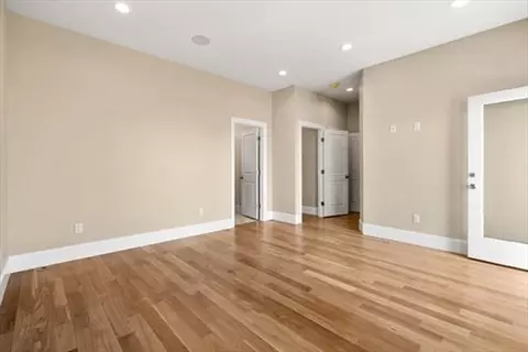 729-731 E 5th St, Boston, MA 02127 photo 9