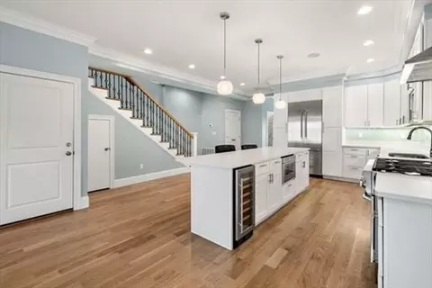 729-731 E 5th St, Boston, MA 02127 photo 3