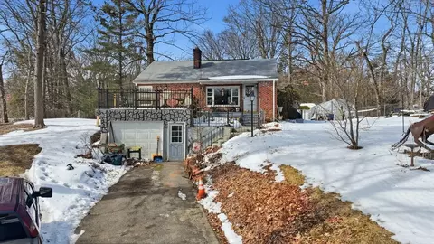 1026 Suffield St, Agawam, MA 01001