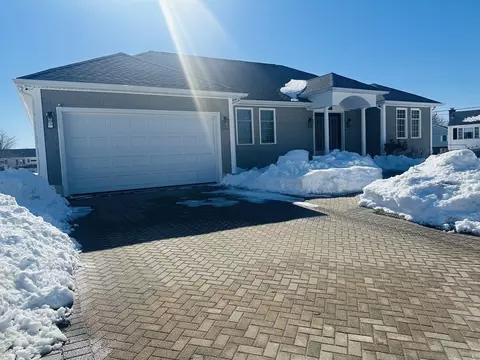 115 River Rd, Somerset, MA 02725