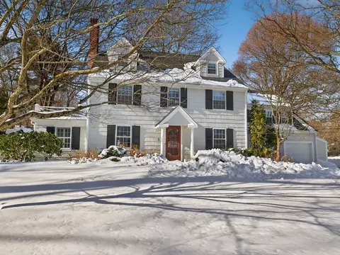 5 Tennyson Rd, Wellesley, MA 02481